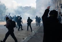 La violence est-elle devenue la politique?