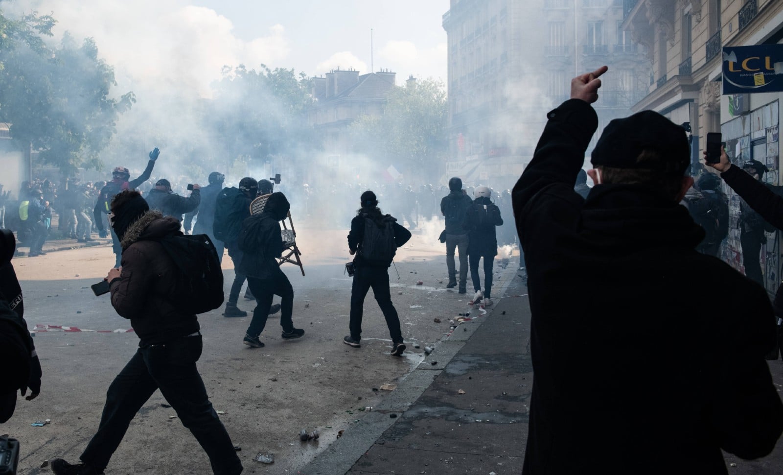 La violence est-elle devenue la politique?