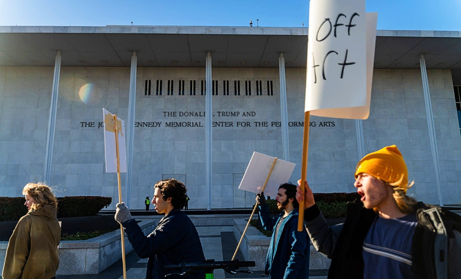 La cancel culture est-elle vraiment passée à droite?