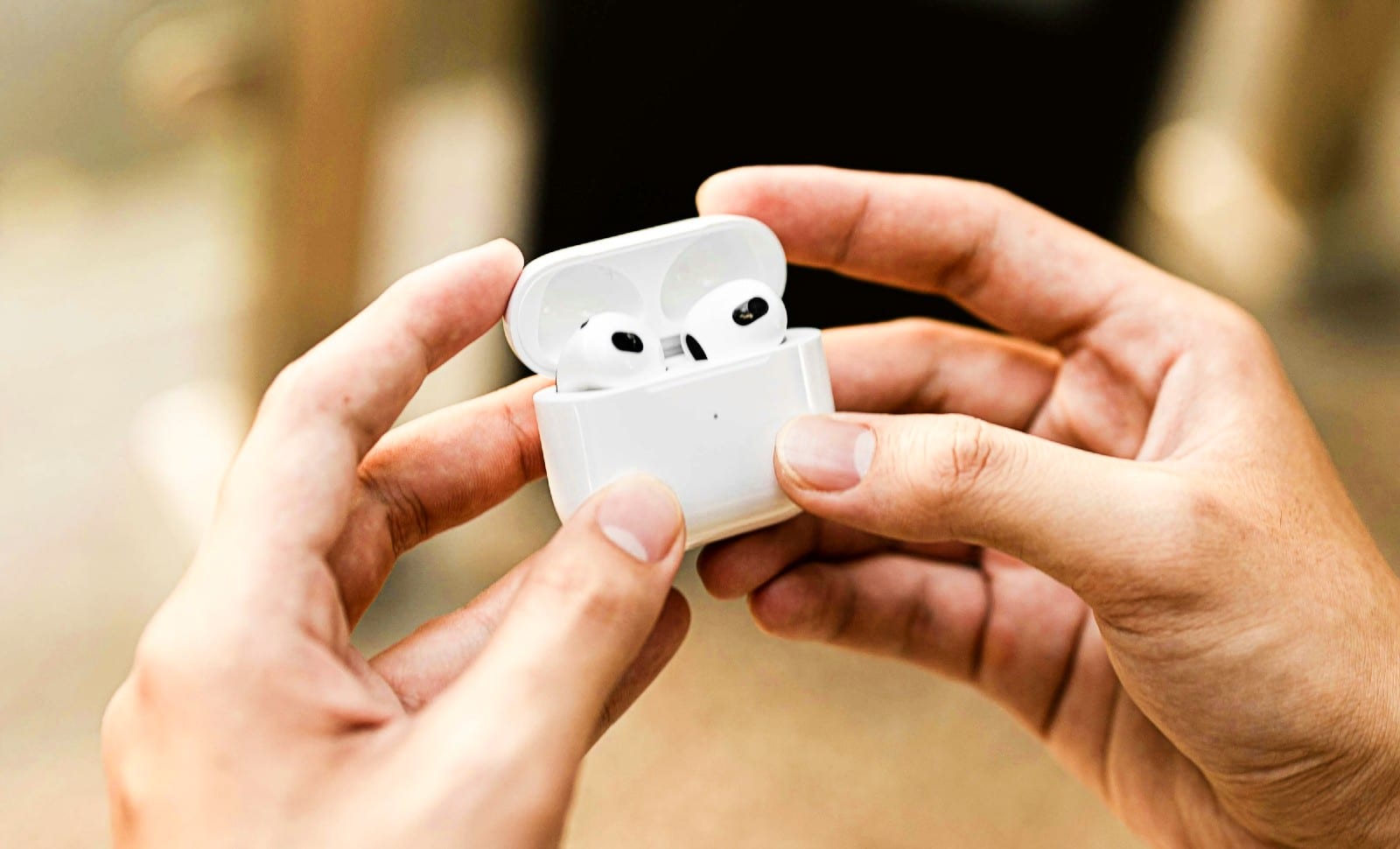 Les écouteurs rendent gay