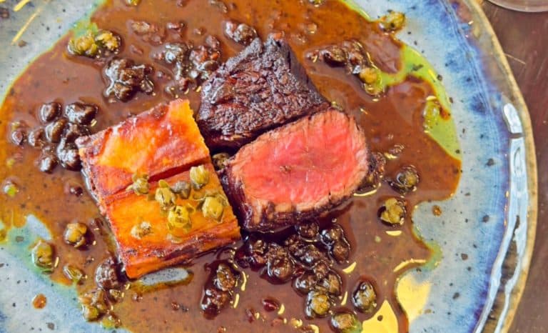 Déjeuner d’affaires, jeunes talents et grandes assiettes