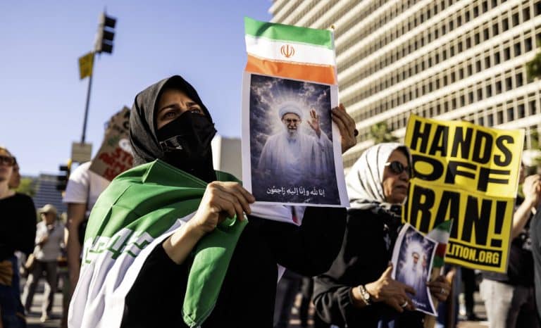 Quand les médias se prosternent devant les mollahs