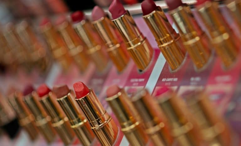 Magasins physiques VS plateformes de e-commerce: «je t&rsquo;aime, moi aussi?»