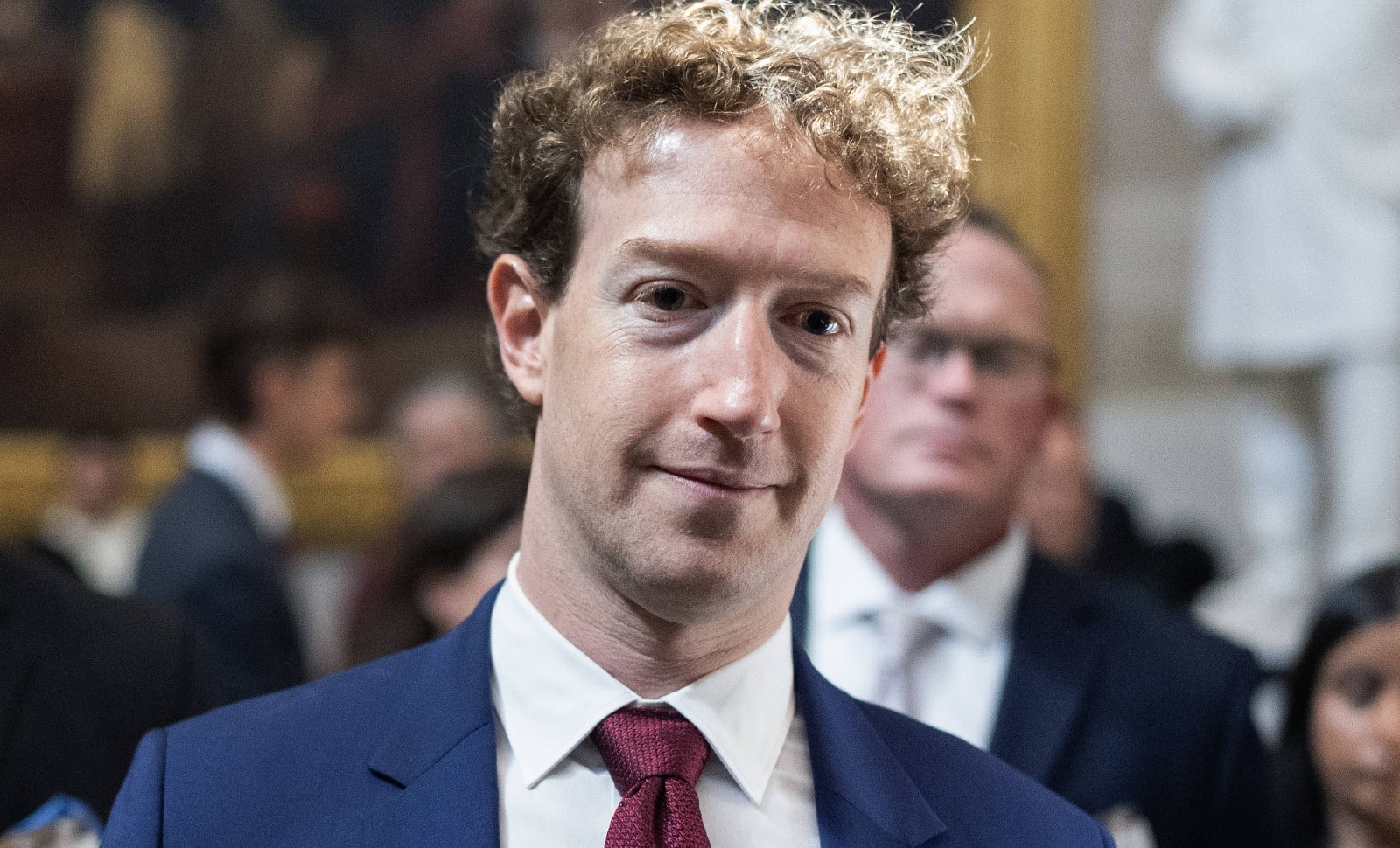 Addiction aux écrans: Mark Zuckerberg a de petits yeux!