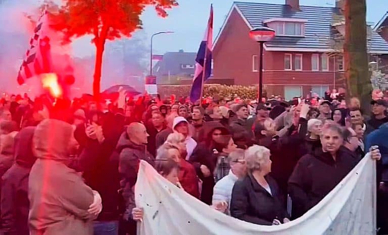 Les femmes de Loosdrecht et la mairie en colocation (non choisie)