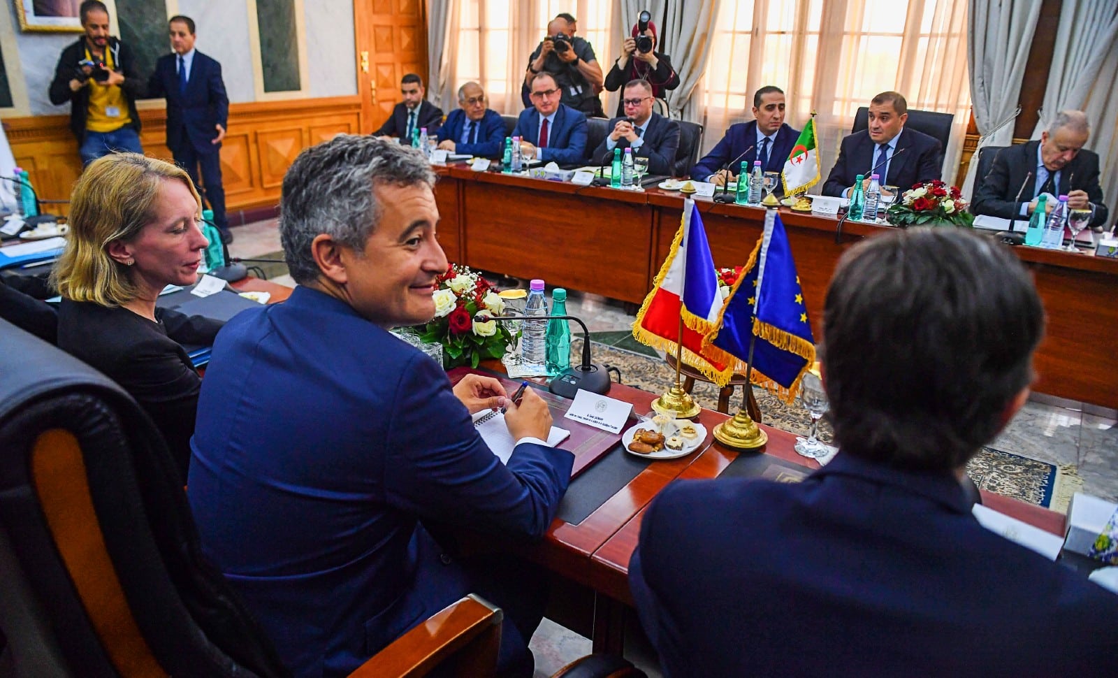 La diplomatie de la joue tendue