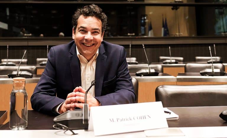 Le cafteur et le rapporteur