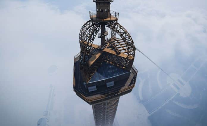 SOMMET-DE-LA-TOUR-EIFFEL