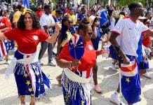 Chaud carnaval et testicules de poulpe
