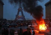 Violences après PSG-Arsenal: la droite se scandalise, la gauche minimise
