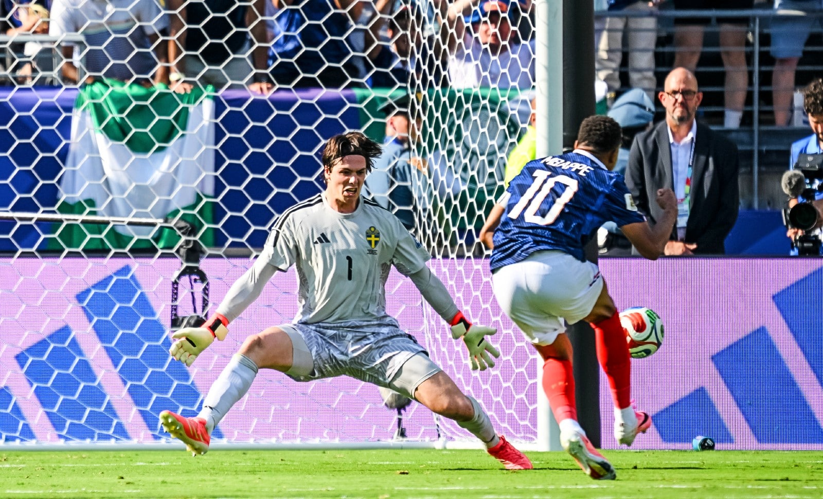 France-Suède: égalité entre Mbappé et Messi