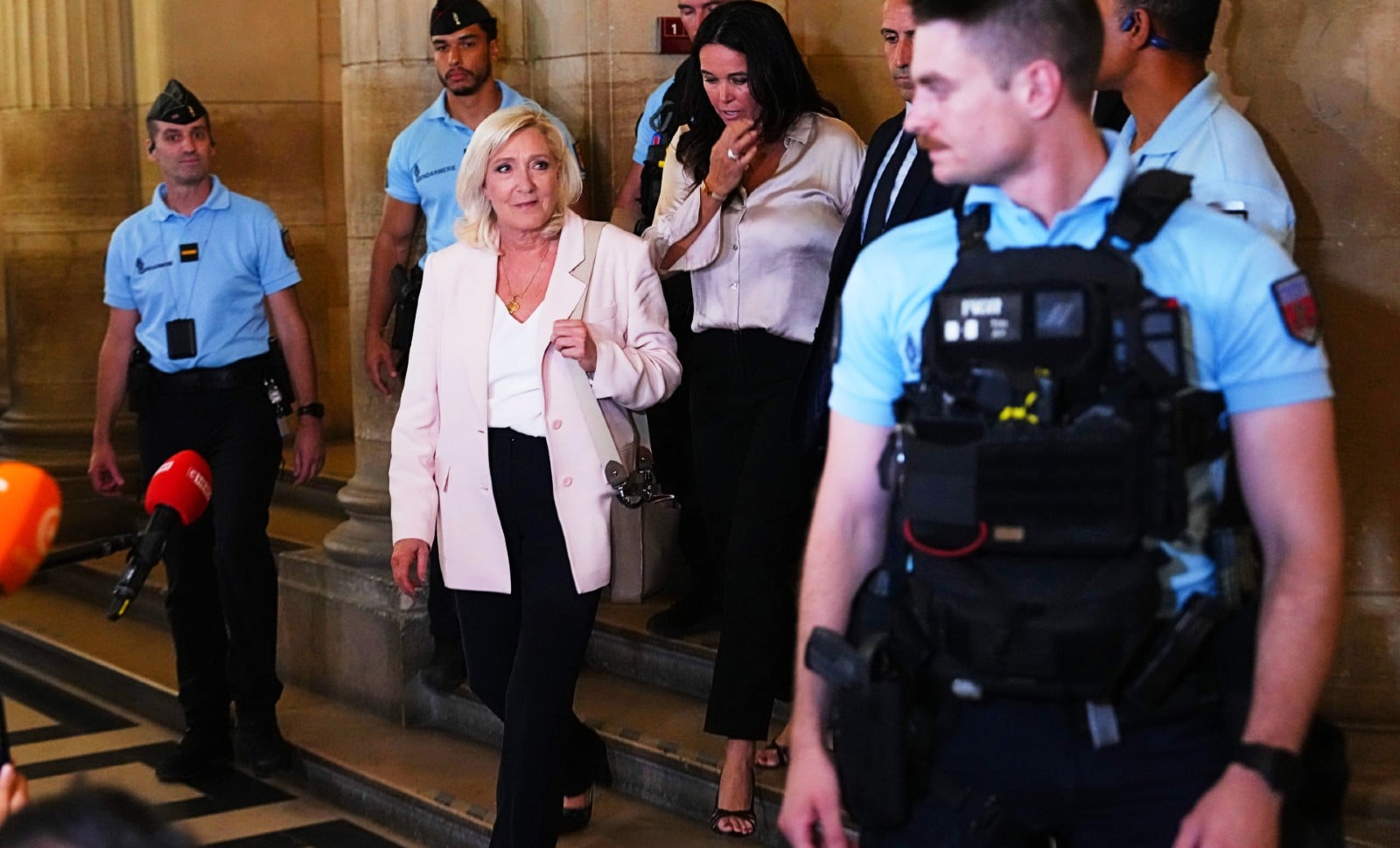 Condamnée et candidate: Marine Le Pen finit de normaliser le RN!