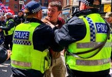 Police anglaise: à la couleur du client?