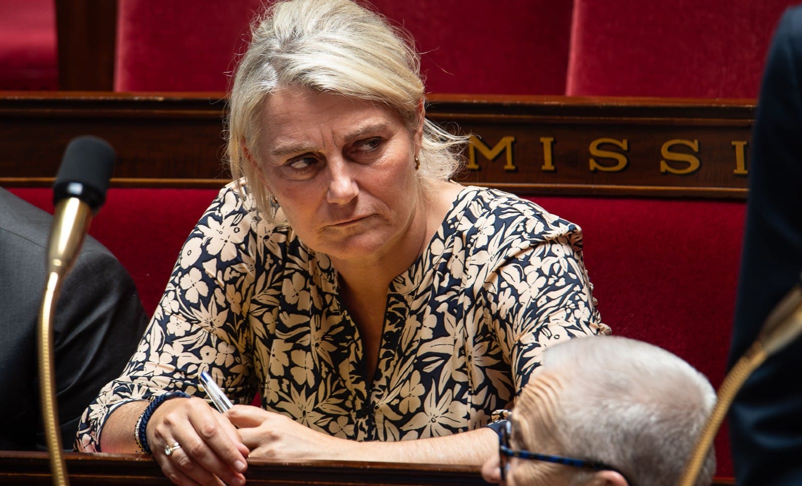 La conscience, il y a des maisons pour ça!