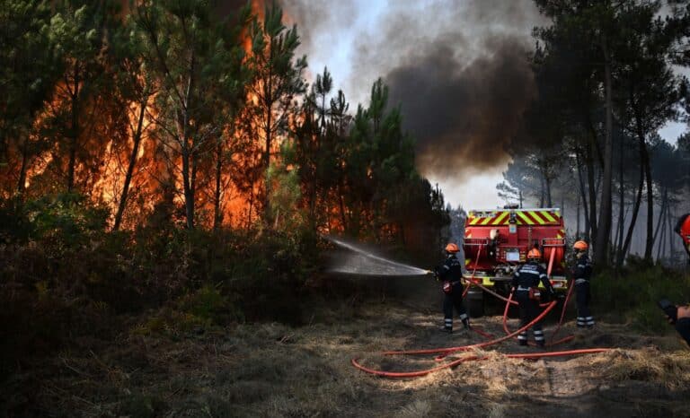 Mégafeux des Landes: après l’émotion, le temps des moyens