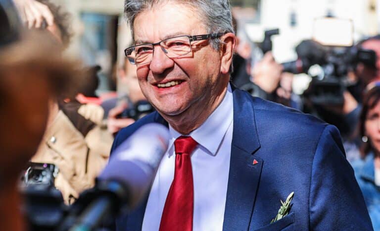 LFI dit non à BFM et oui à l’abaya