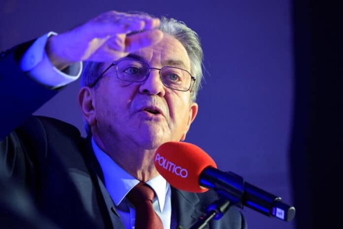 Un duel Mélenchon-Le Pen lors du second tour de la présidentielle 2027 semble de plus en plus probable.
