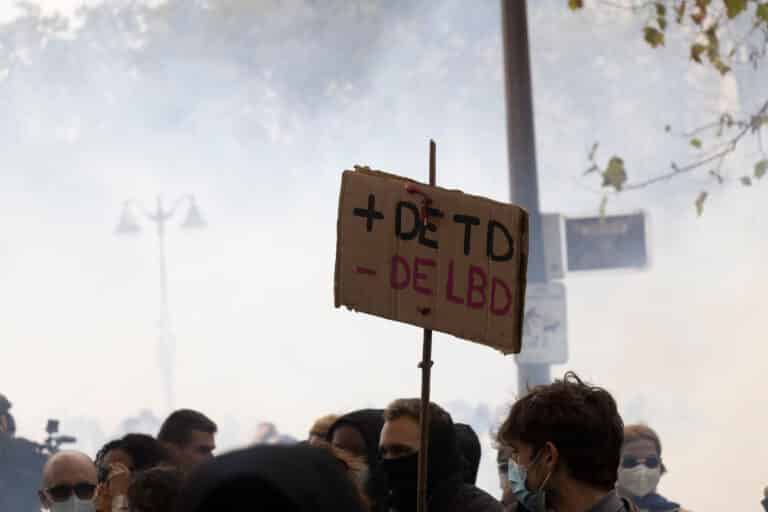 « J&rsquo;ai peur du premier mort », quand un ancien agent de la DGSE alerte sur la violence des blocus lycéens