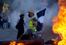 A Paris, les commerçants ont décider de s'armer en prévision de la prochaine manifestation prévue le 24 octobre.