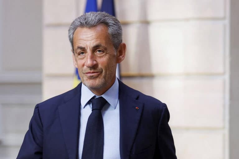 Nicolas Sarkozy manœuvre-t-il pour une union des droites avec le RN ?
