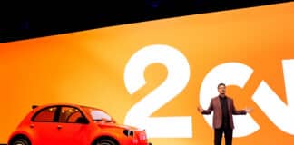 Mondial de l'Auto : présentation de la 2C de Citroën