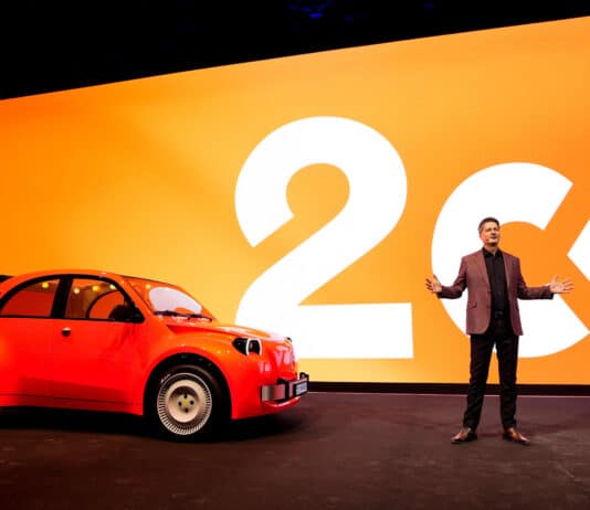 Mondial de l'Auto : présentation de la 2C de Citroën