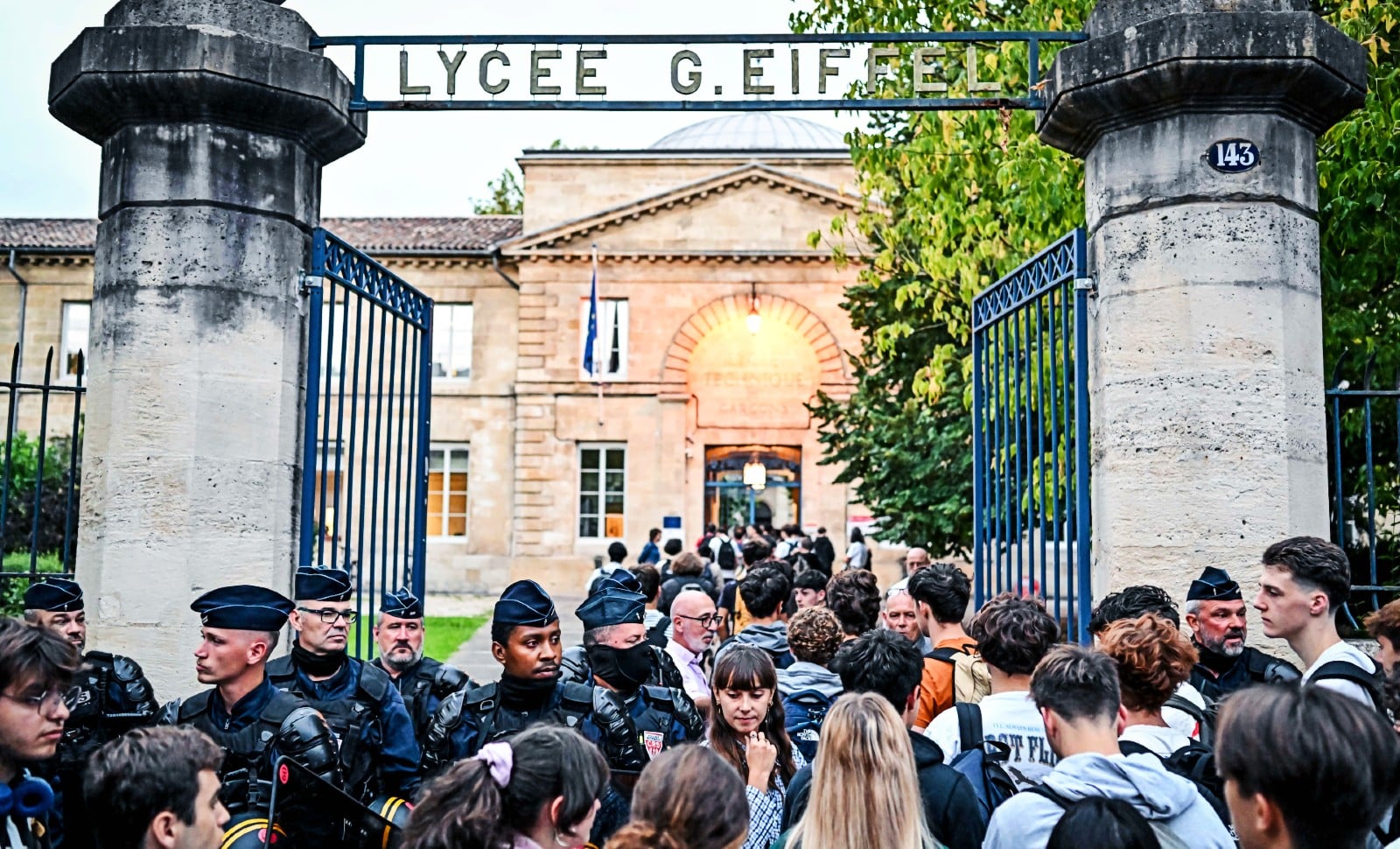 Pour réussir au bac, coupons le budget de l’École!