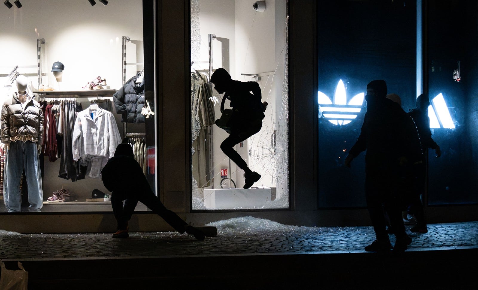 Sous les pavés, la caste