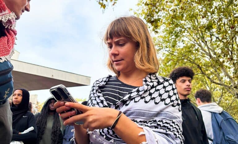 Le keffieh de Greta au lycée